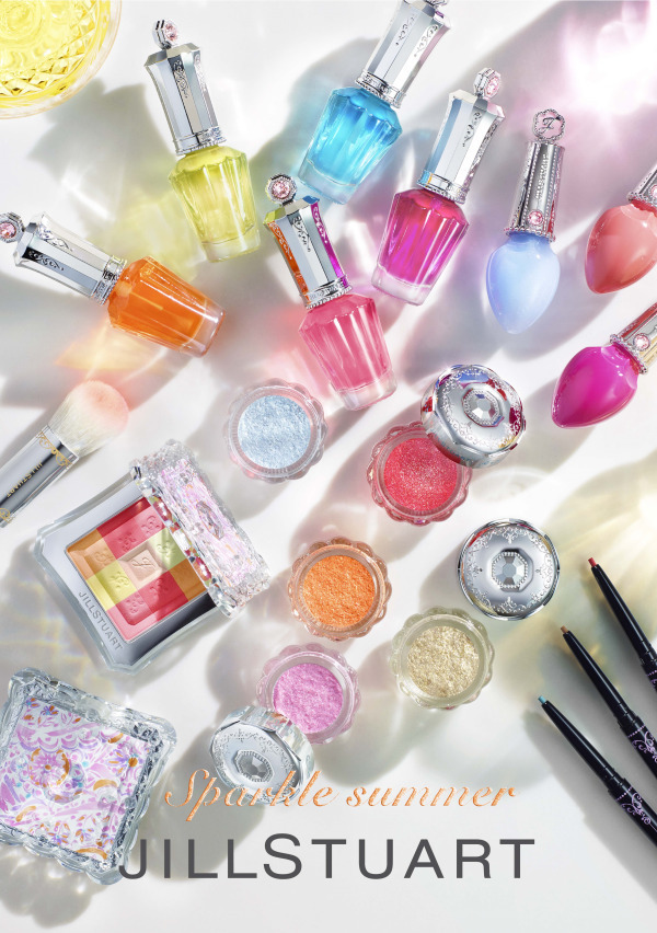 ジルスチュアート ビューティ18年夏コスメ、ピンクやブルーのアイ