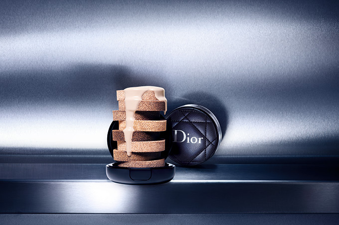 ディオールの人気クッション ファンデーションが、アイコンバッグと