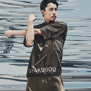 ナイキラボ×アンダーカバー「GYAKUSOU」新作アイテム、シックで未来的