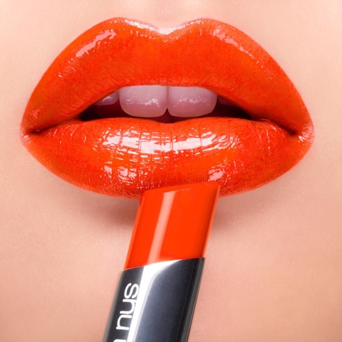 シュウ ウエムラ“まるでリップグロス”最強ツヤリップ「ルージュ