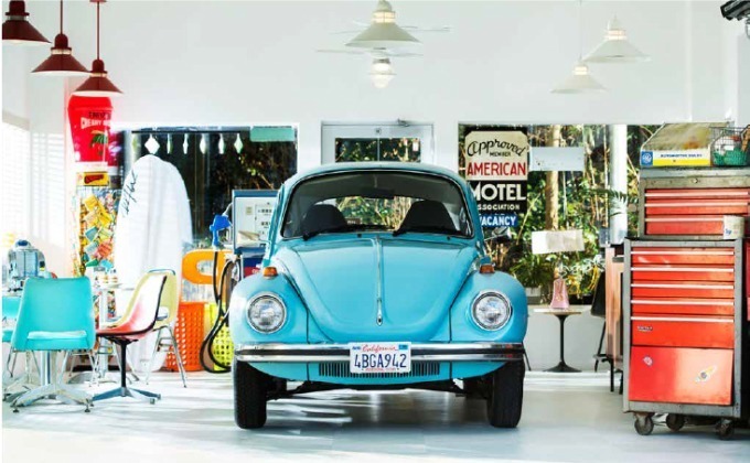 フォルクスワーゲンの人気車種「ザ・ビートル」が巨大グラフィック