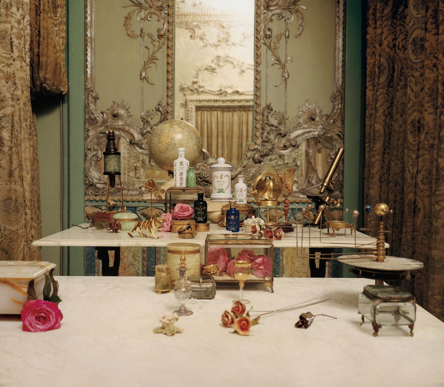 グッチ“錬金術”着想の「ザ アルケミスト ガーデン」重ね付けでカスタム