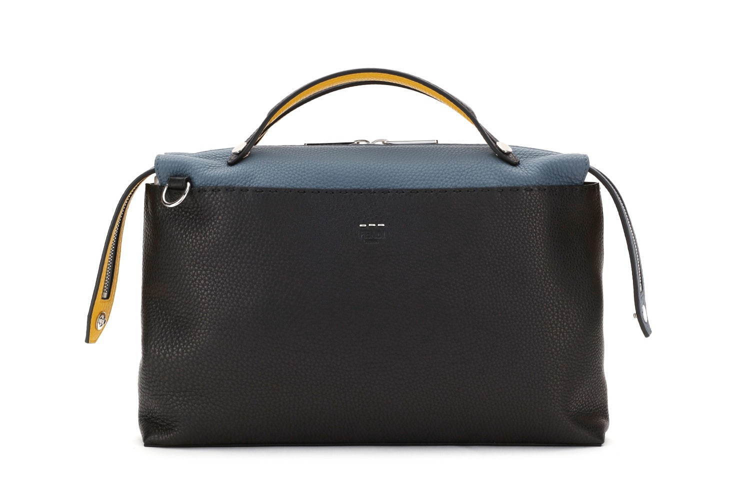 フェンディ“持ち方自由自在”のボストンバッグ「バイ ザ ウェイ」に