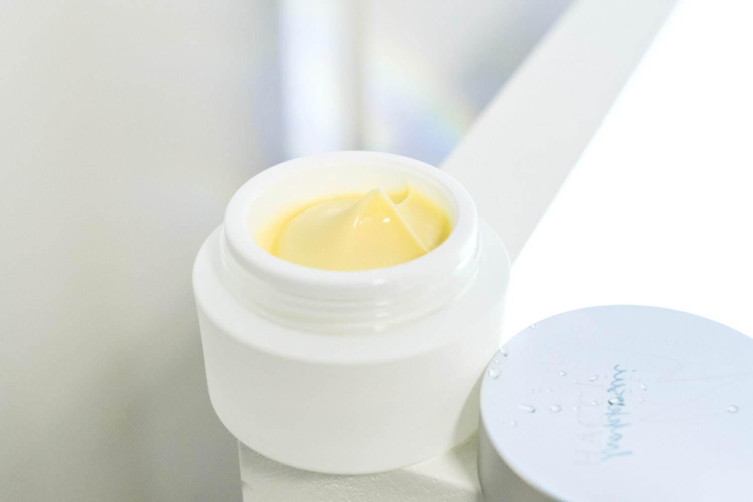 HACCI“はちみつ×発酵”の新スキンケアライン「HACCI 発酵液」誕生