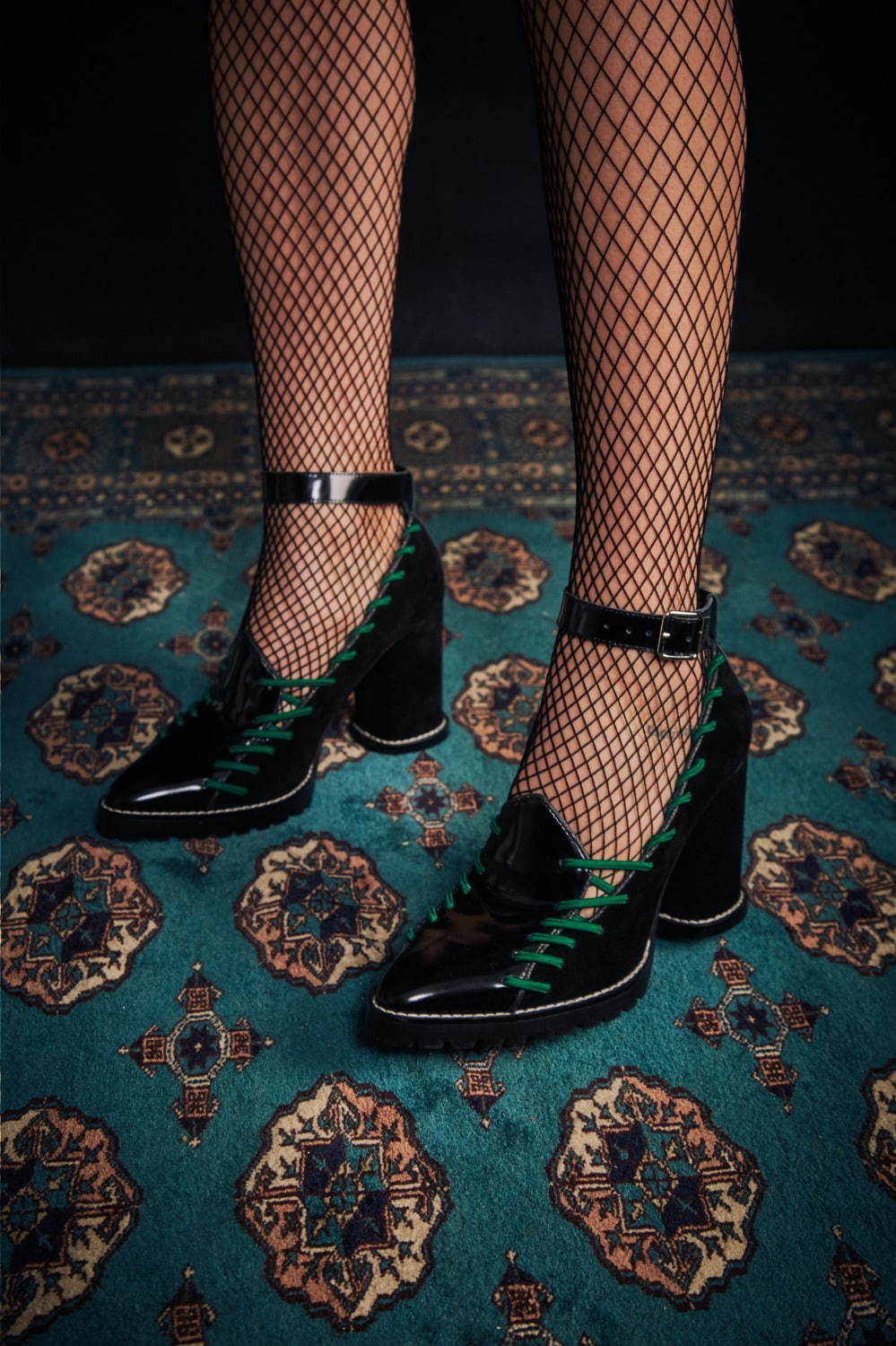 パメオポーズの新シューズ、カラフル「魔女」パンプス＆厚底ウエスタン