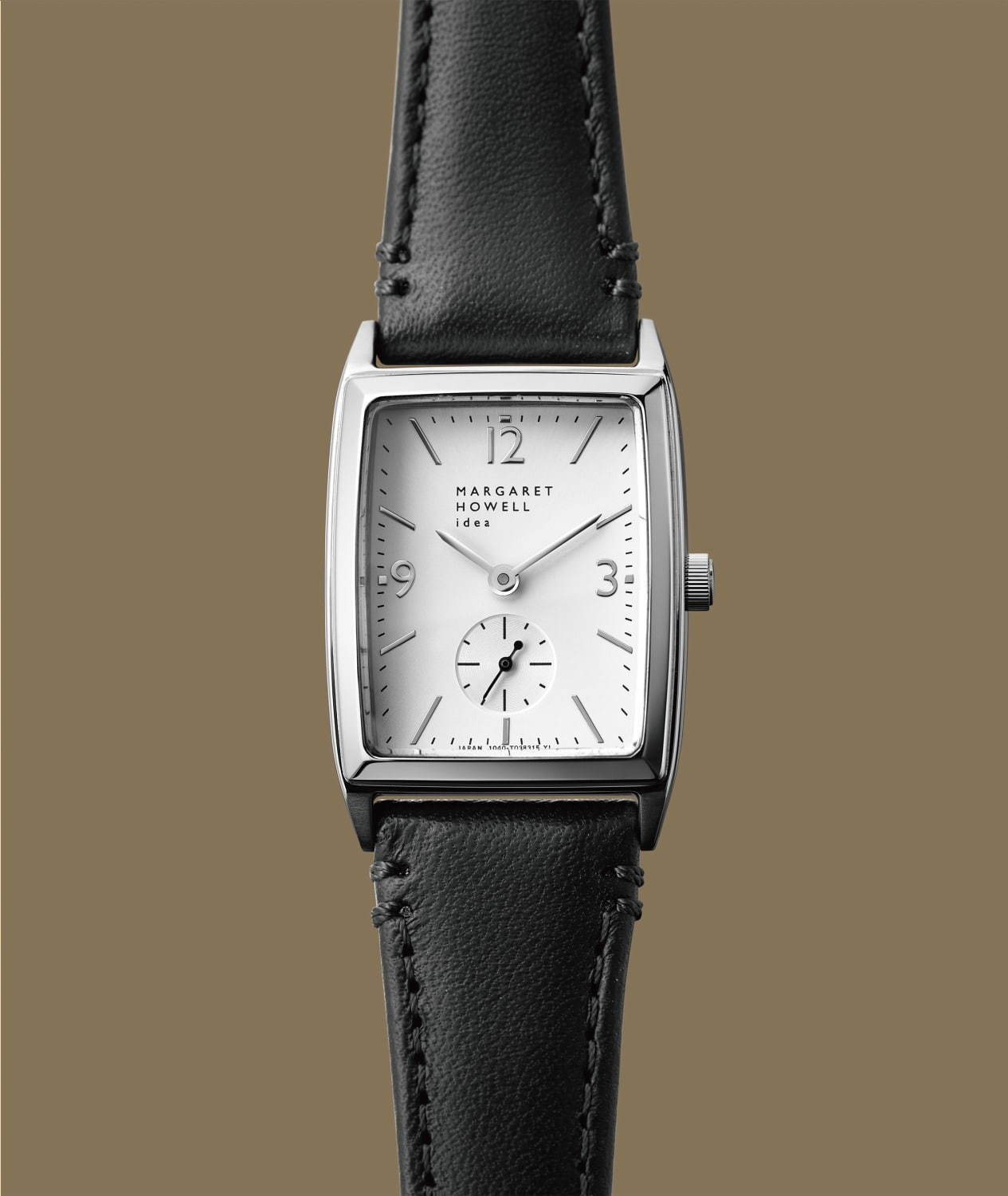 マーガレット・ハウエル アイデア新作ウォッチ、スクエアケース＆6時