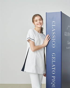 ジェラート ピケ＆クラシコのナース服、プリーツ入りの上品ワンピや