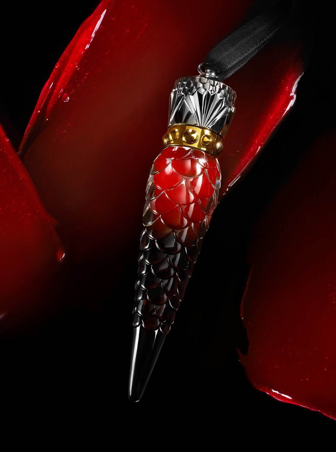 クリスチャン ルブタン「ルビベル」“ぷるるん唇”演出のリップオイル