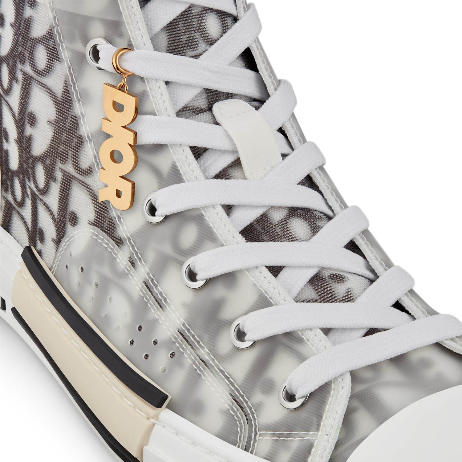 ディオールのメンズスニーカー「B23」を自分だけの一足に、DIORロゴ