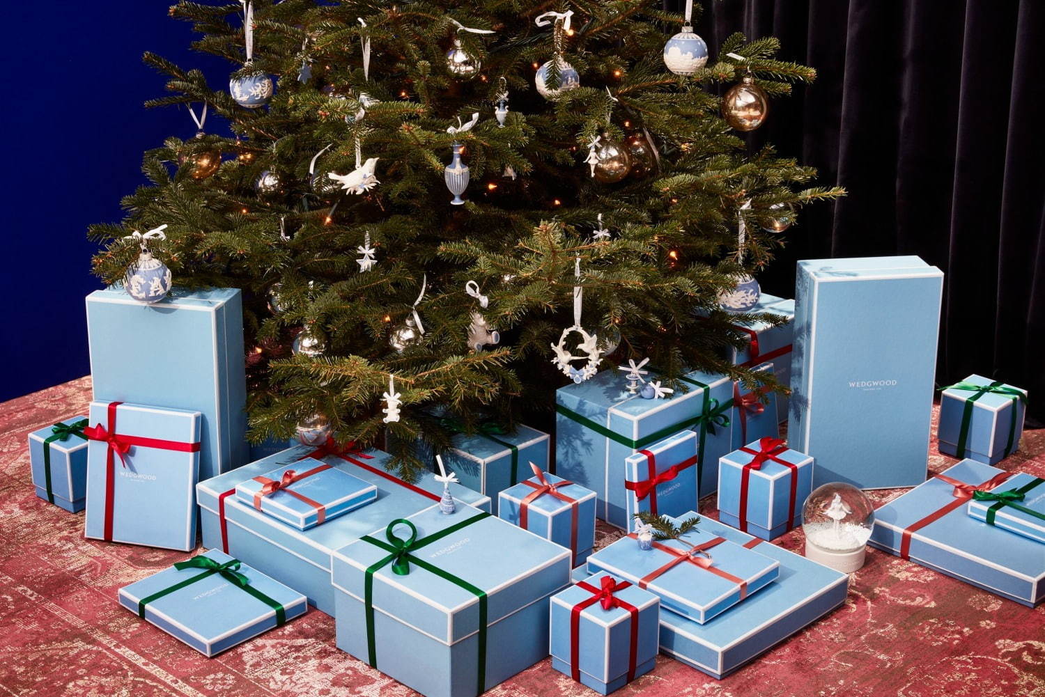 ウェッジウッドのクリスマスオーナメント2020、ギフトに最適な年号入り