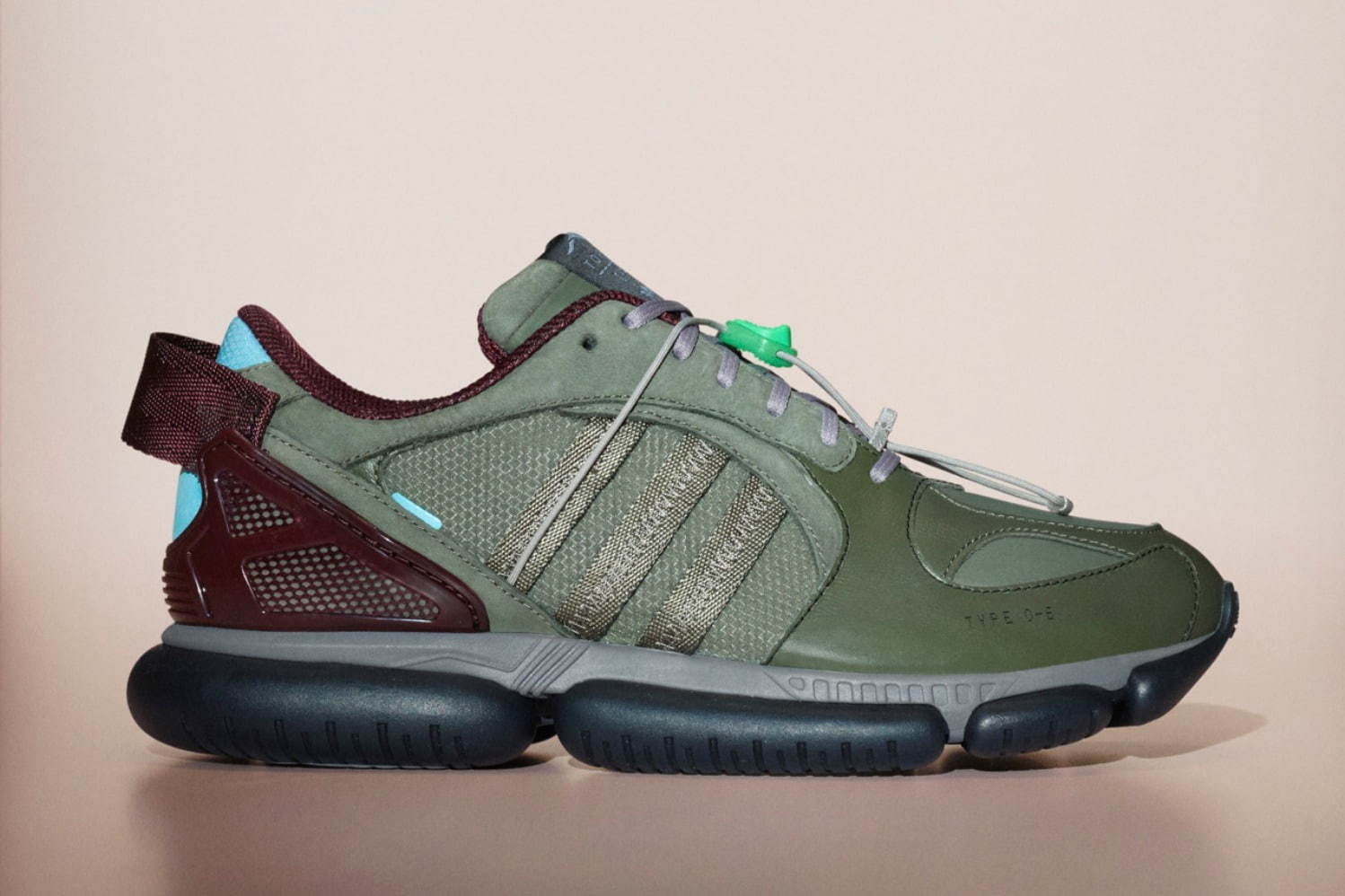 アディダス オリジナルス×OAMCの新作スニーカー「Type O-6」異素材