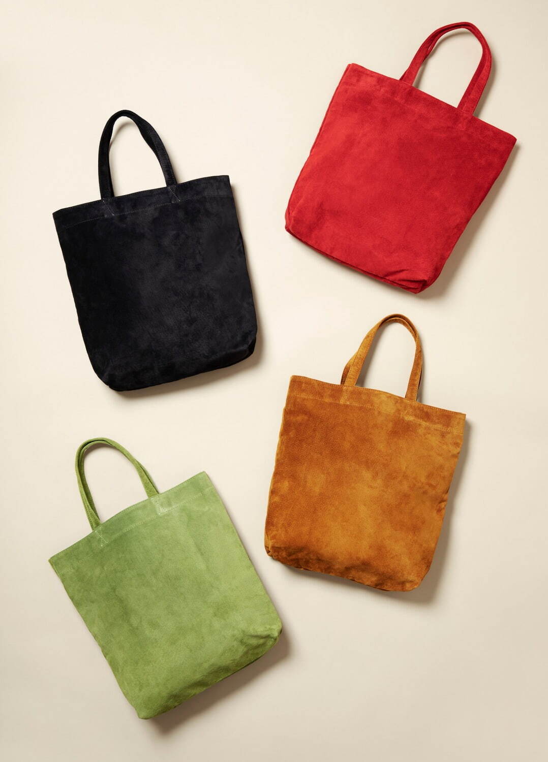 土屋鞄製造所“折り畳める”レザーエコトートバッグに新色、軽くて水に