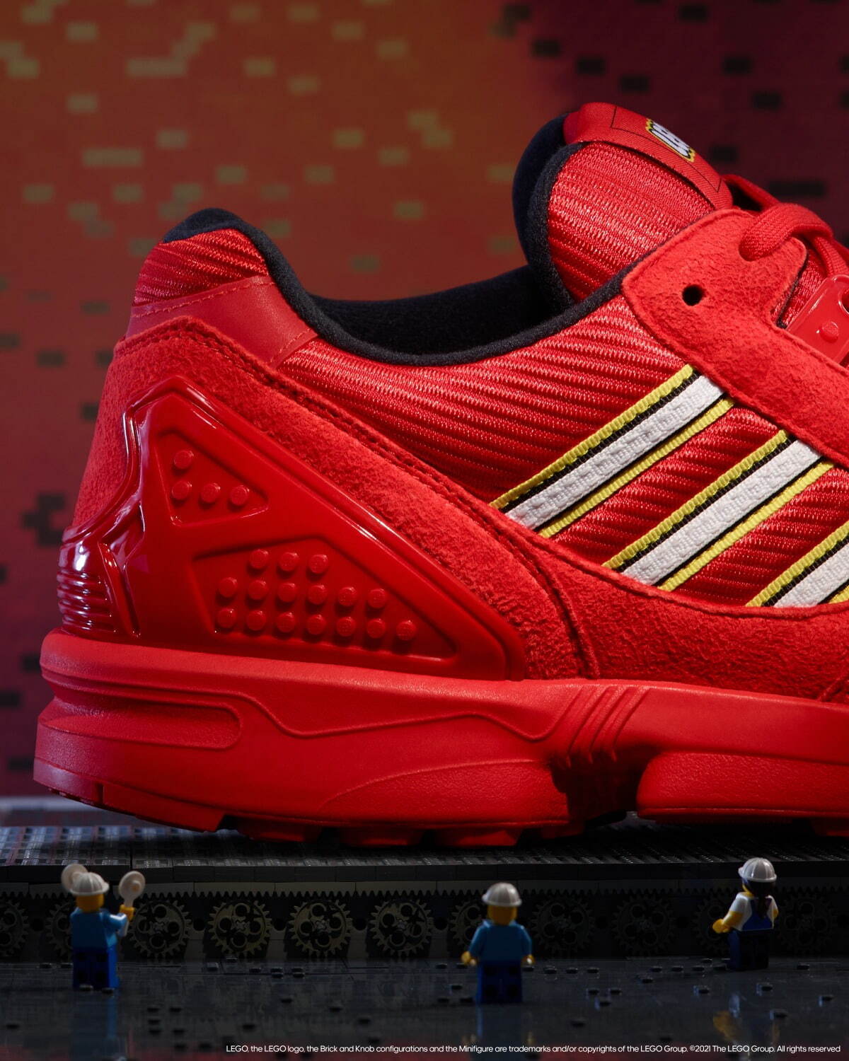 アディダス オリジナルスから“レゴ ブロック”カラーのスニーカー「ZX