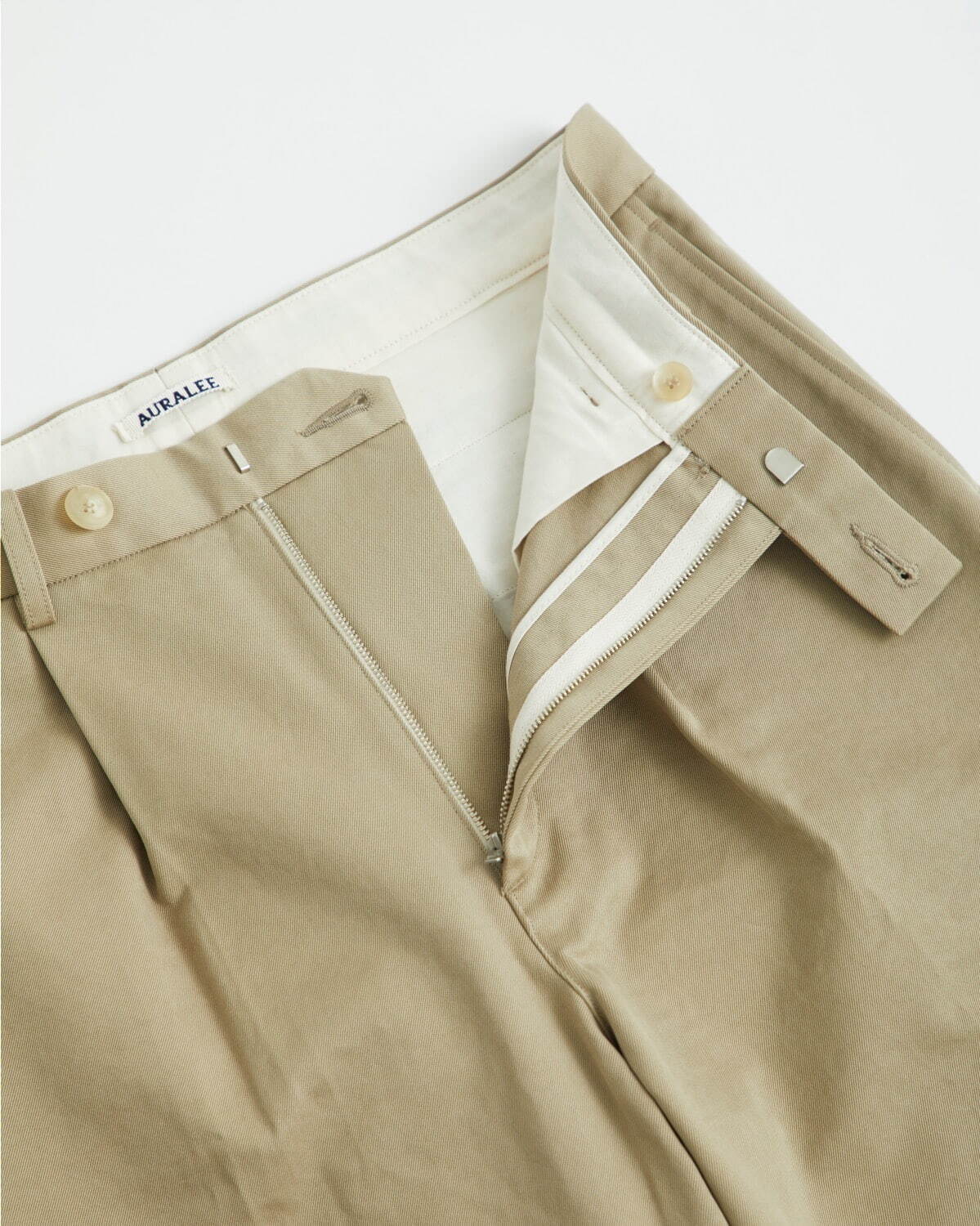 オーラリーのメンズ別注チノパン、ユナイテッドアローズで