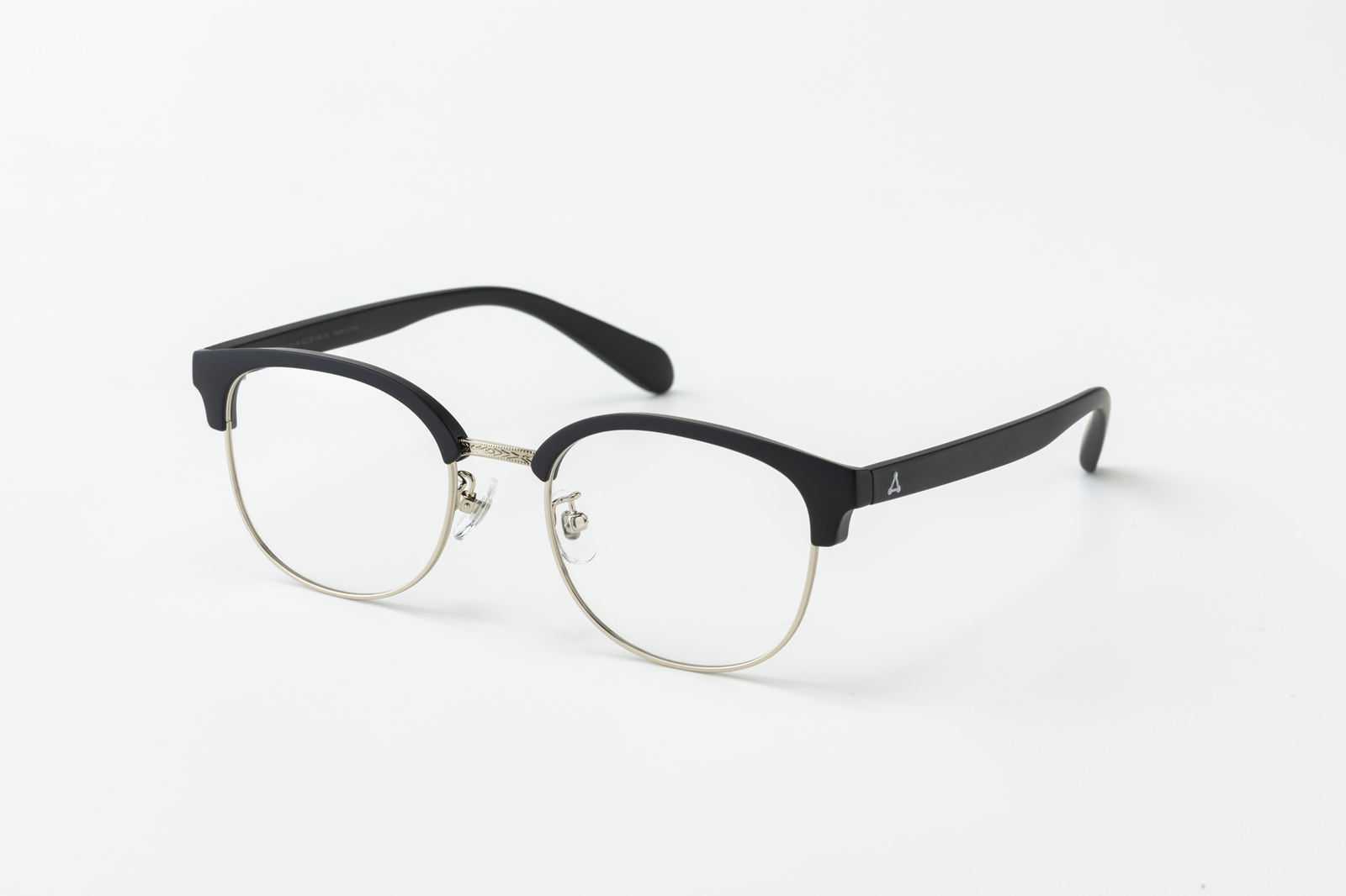 JINS×呪術廻戦」虎杖悠仁・五条悟・狗巻棘をイメージしたコラボメガネ