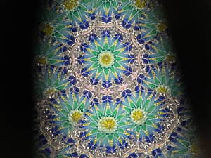 東海最大規模の万華鏡展「ザ万華鏡」名古屋栄三越で、LEDライトを使っ