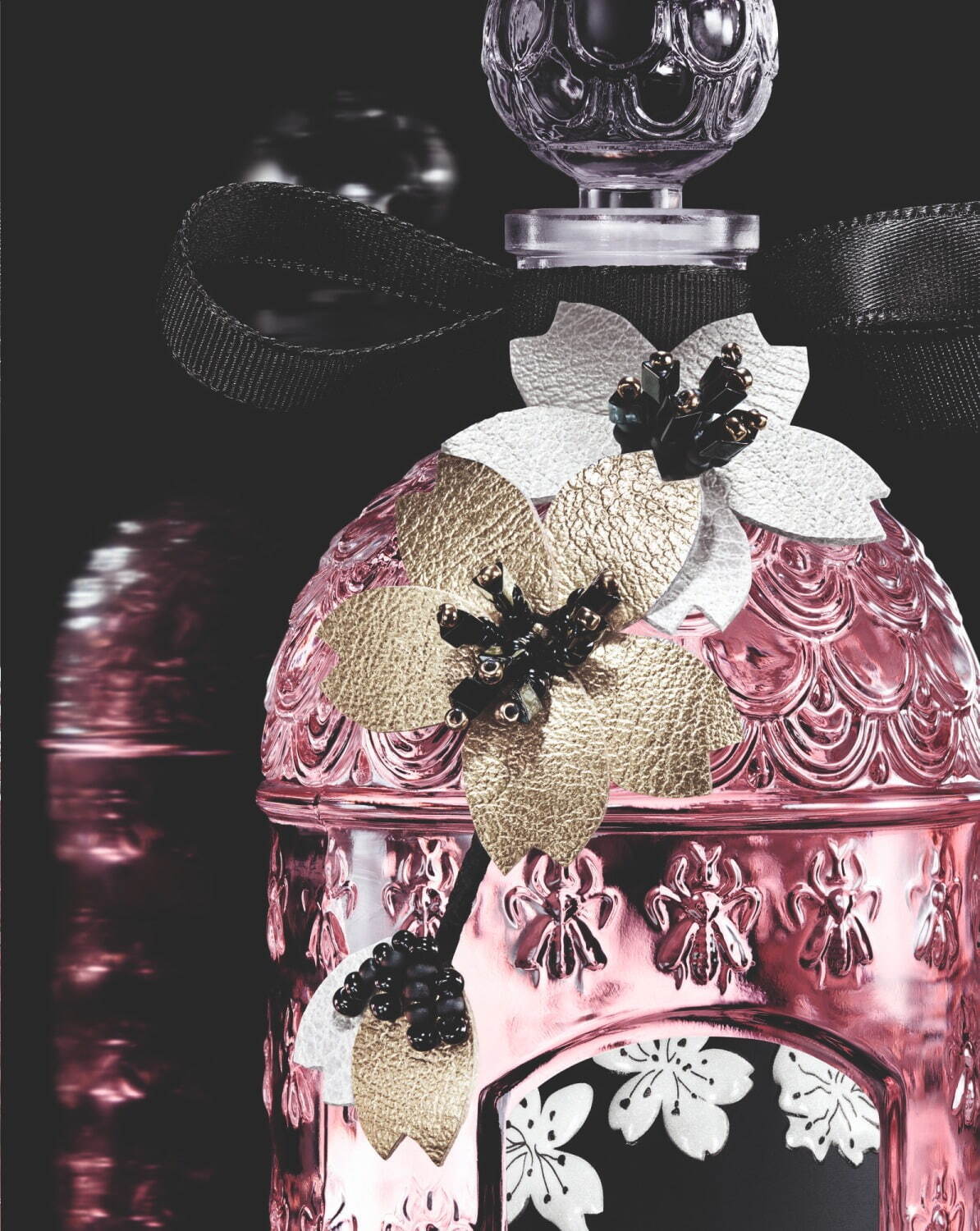 ゲラン“桜の香り”の春限定フレグランス「チェリーブロッサム」夜桜を