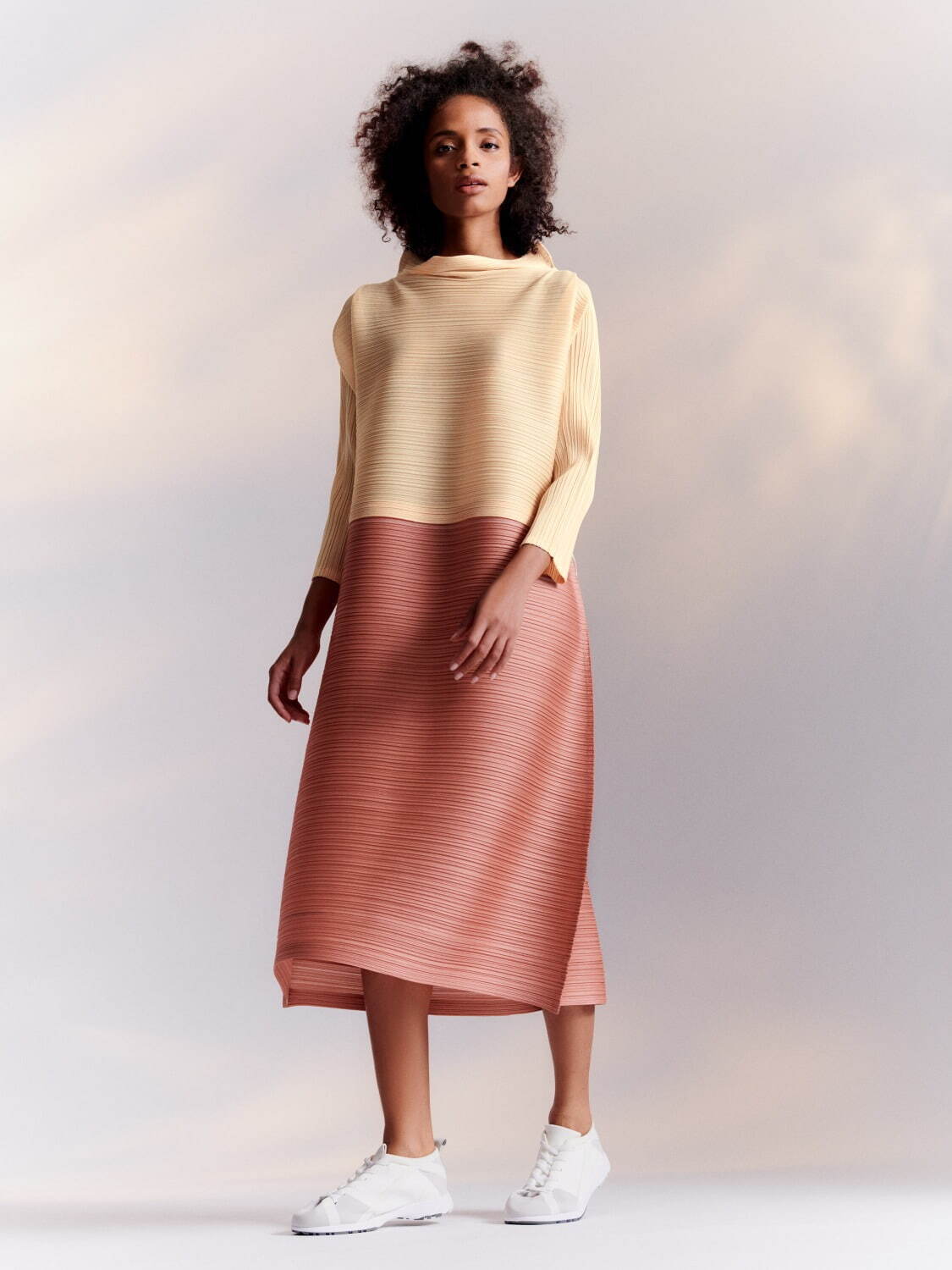 写真3/7｜プリーツ プリーズ イッセイ ミヤケ新作、ブロック柄パンツ