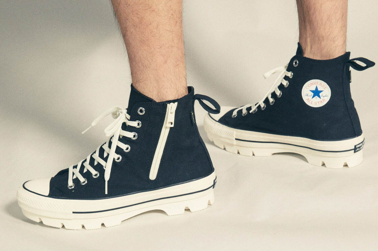 ビューティフルピープル×コンバースのスニーカー、“凸凹ソール