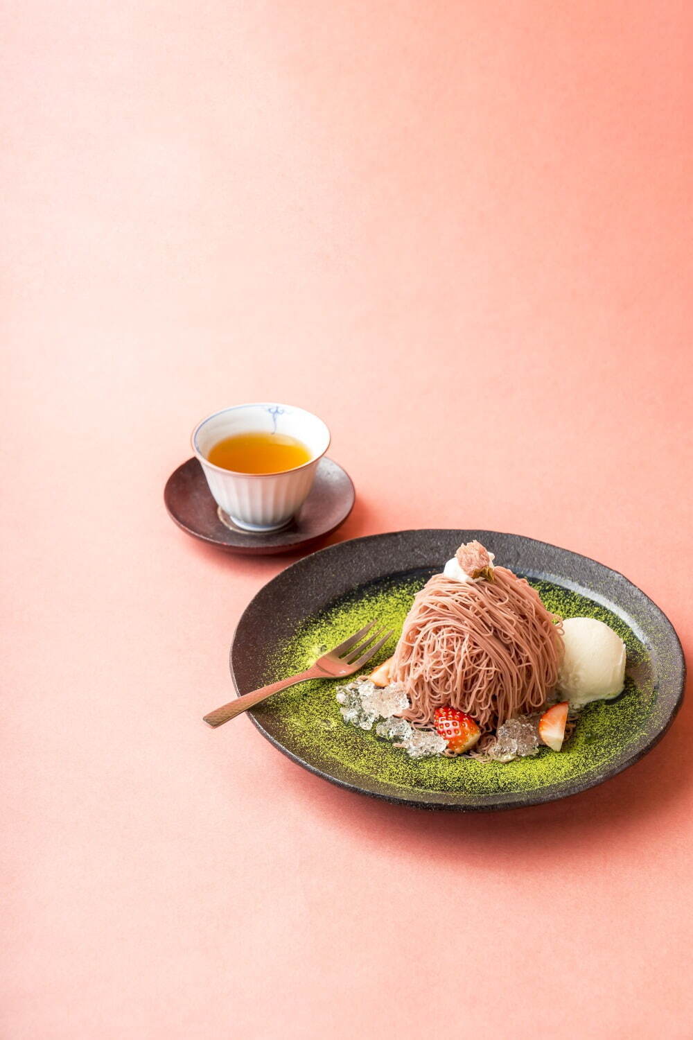 京はやしや“和食材”使用の「桜パフェ」春限定で、ほろ苦い宇治抹茶