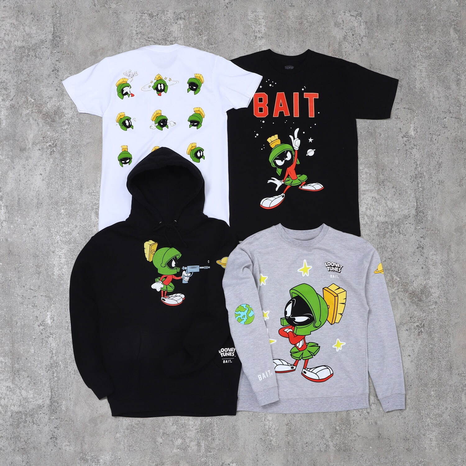 ベイト『ルーニー・テューンズ』マービン・ザ・マーシャンのTシャツ