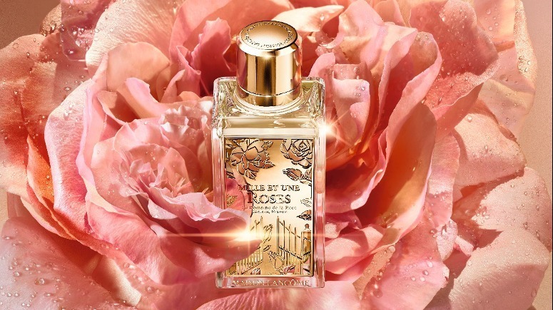 ランコム初のナチュラルフレグランス、有機ローズが花開く“草原”のよう