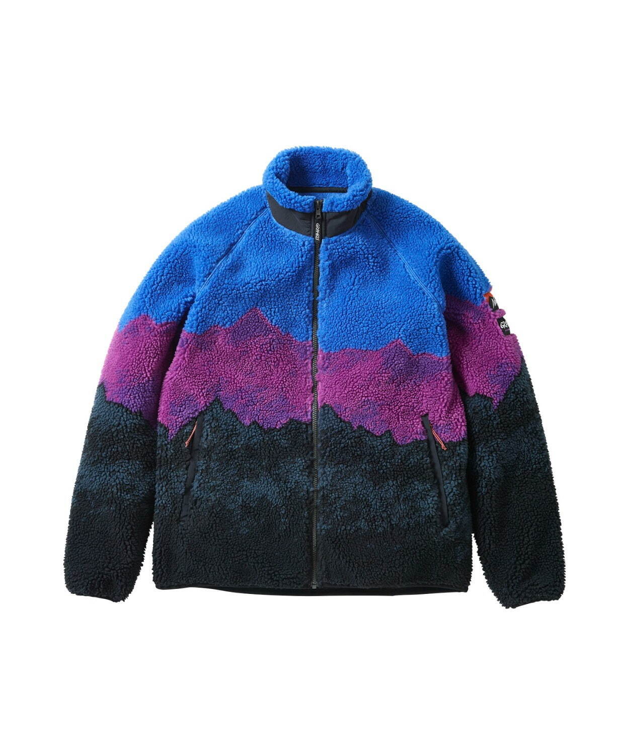 ナンガ×グラミチのコラボウェア、ロゴ入りパッカブルダウンや“稜線柄