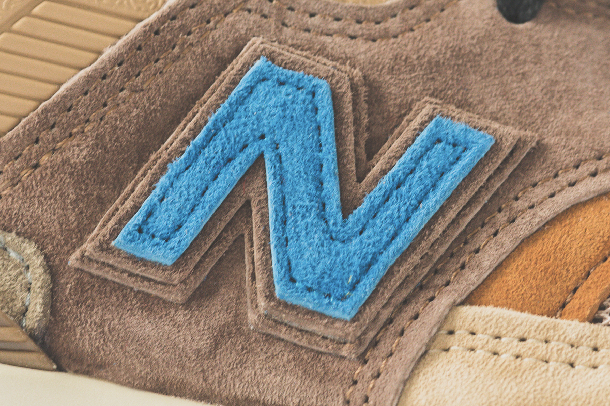 キス×ノンネイティブ×ニューバランス、異素材・異色MIXの3社コラボ