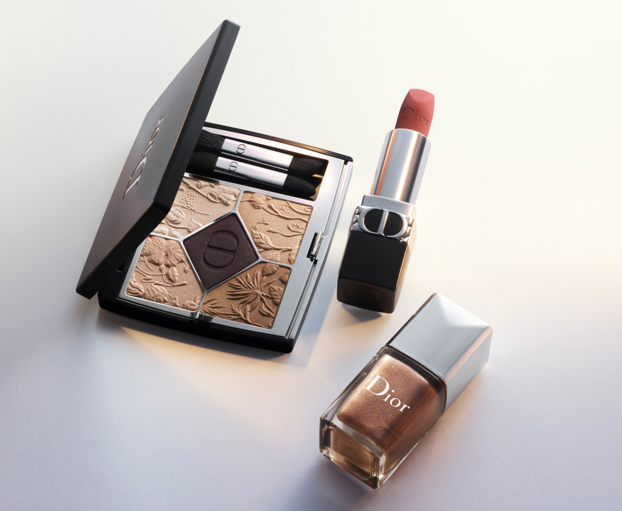 ディオールのフレグランス「ジャドール」に花と水でできた香りが登場