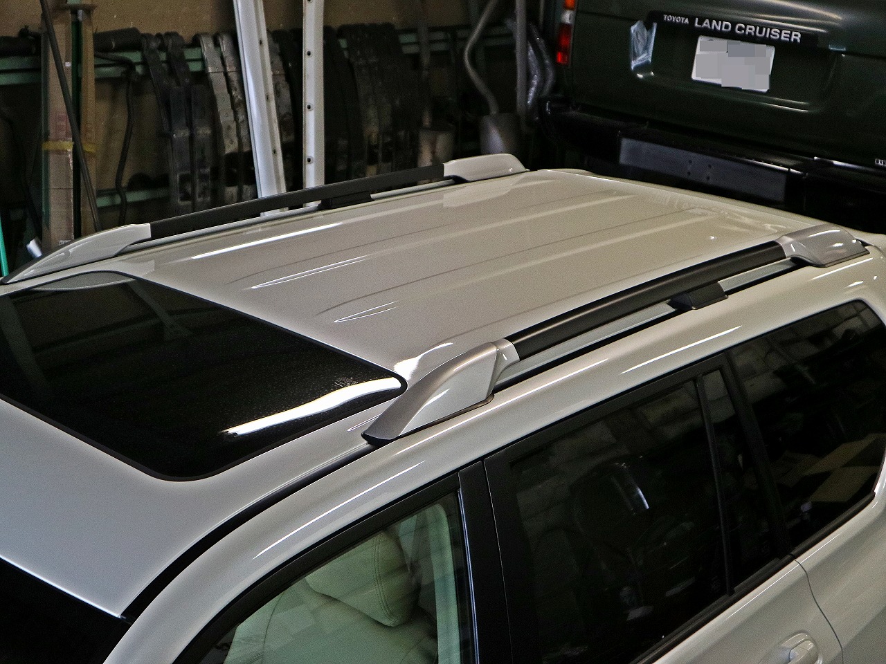 お客様からのご注文で 新車 ランクル 150プラド に特別なルーフレール