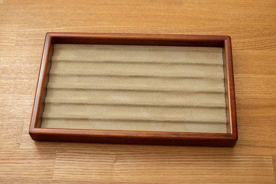 万年筆が映える！6本並べて机に置ける豊岡クラフトのペントレイ