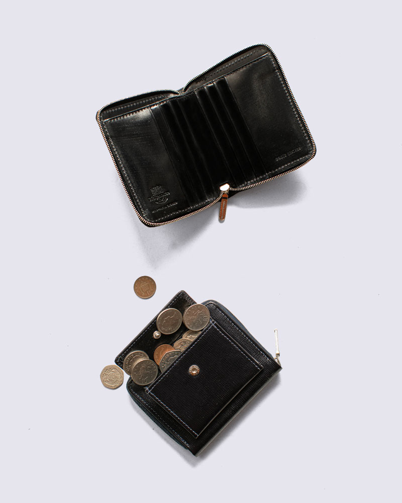 薄さにこだわったジップラウンドのミニ財布 | FRAME フレーム公式
