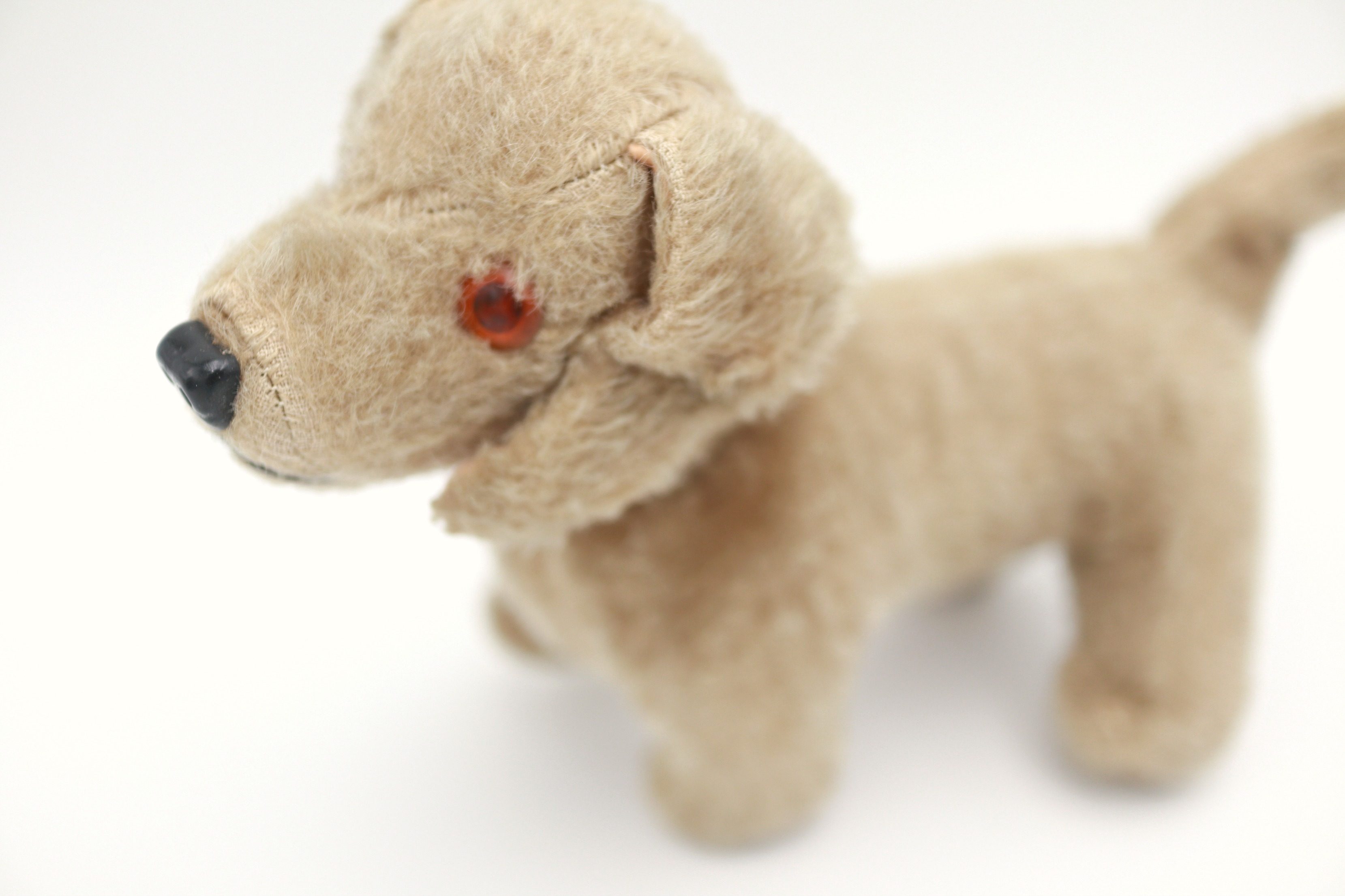 愛くるしさたっぷり! ヴィンテージぬいぐるみ・ダックスフント(クリーム)