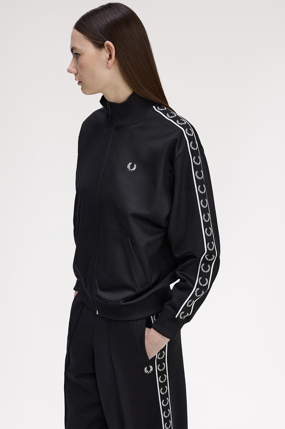 Taped Track Jacket(10 184：BLACK): | FRED PERRY JAPAN | フレッド