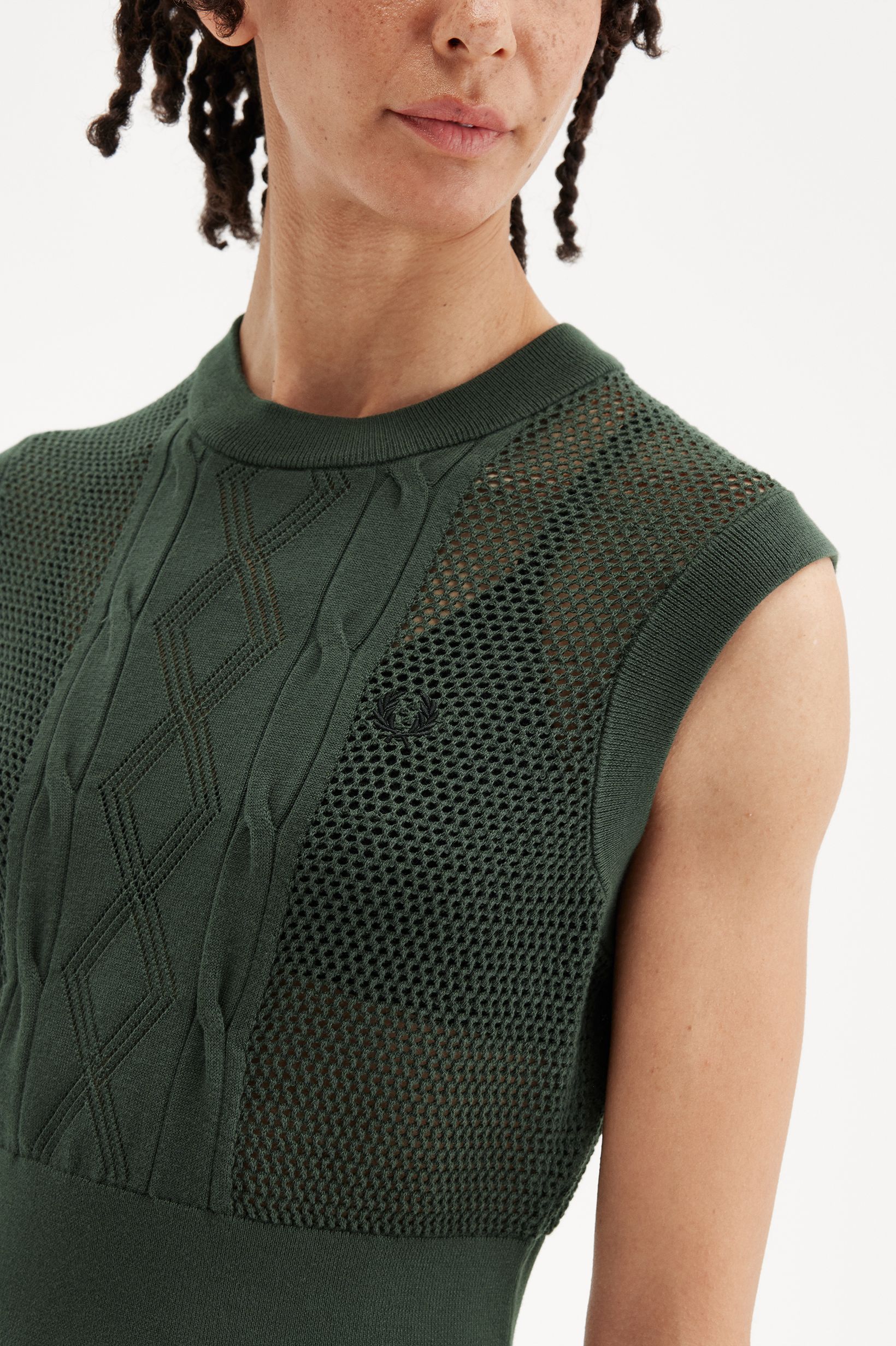 Textured Knitted Vest(10 X89：COURT GREEN): | FRED PERRY JAPAN