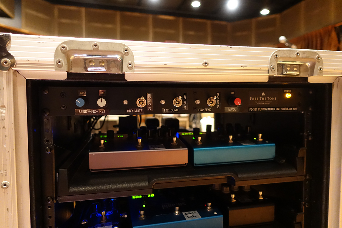 現在、全国ツアー中のONE OK ROCKのギタリストTORU氏の最新機材をご