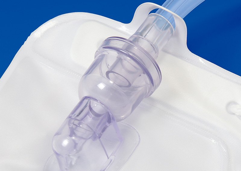 株式会社エフスリィー » コンファ 閉鎖式採尿バッグ（ショートタイプ）