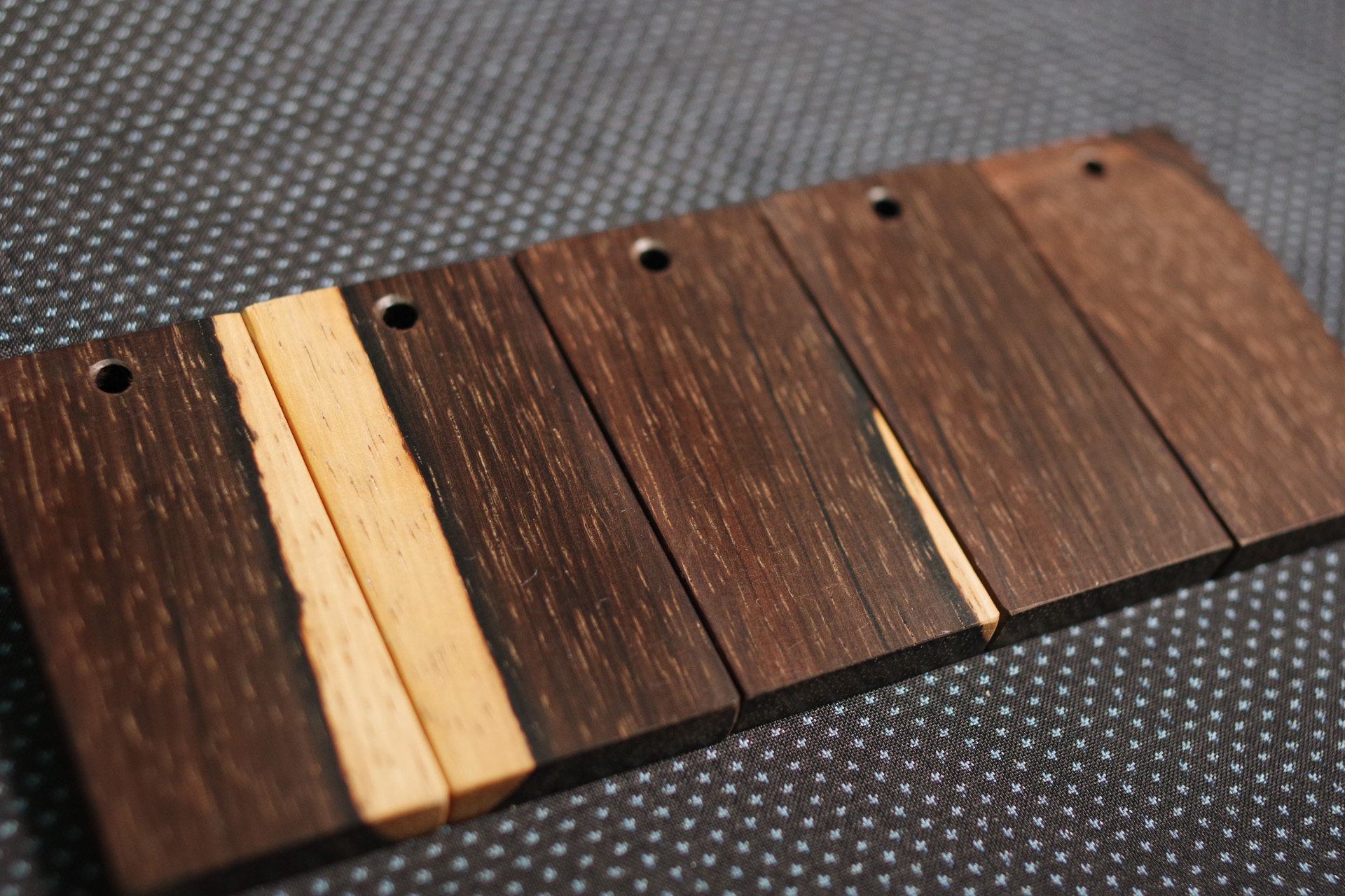 98605 ハカランダ [ブラジリアンローズウッド:だるまサイズ]