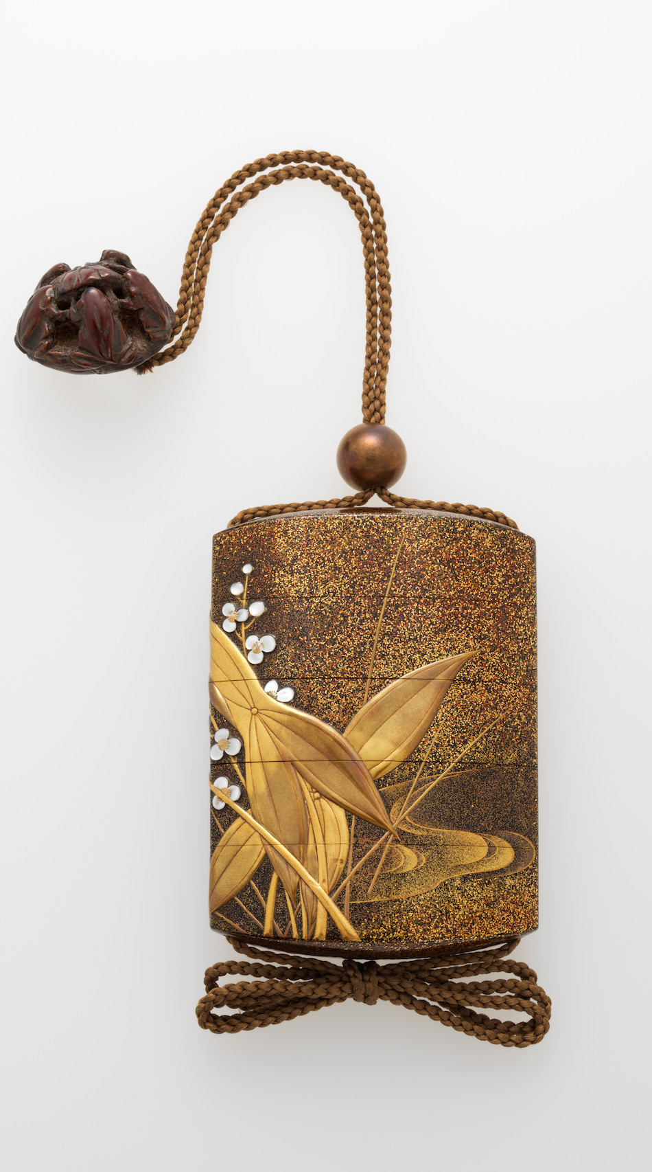 沢瀉翡翠蒔絵印籠 銘 桃葉（花押） | 飯塚桃葉（2代） | 収蔵品詳細