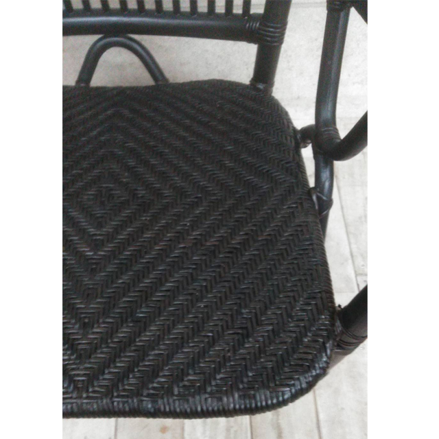 ラタン “アコルデ ハイバックアームチェアAB” クラフトマンの技が光る