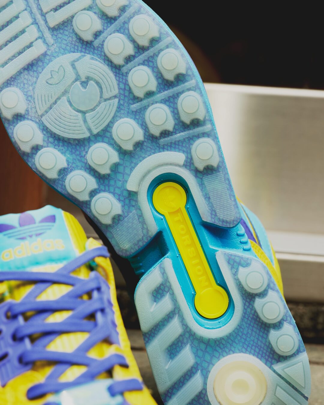 2025年 4/19 & 6/14 発売】atmos × adidas Originals ZX 8000 G-SNK 10