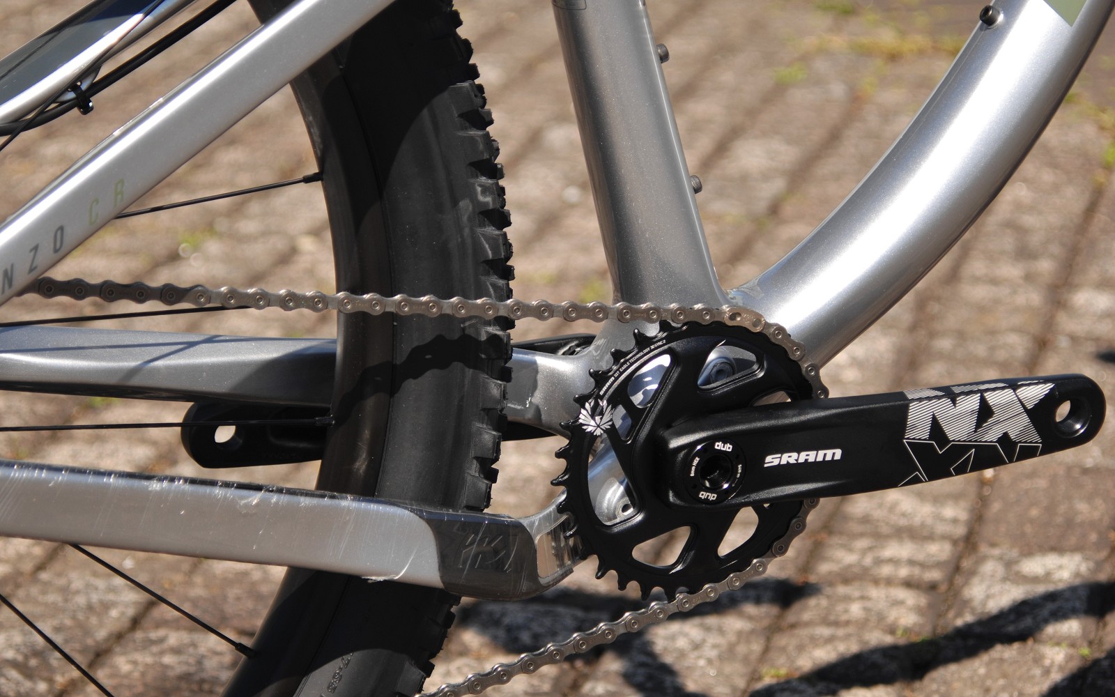 KONA渾身のカーボントレイルバイク「BIG HONZO CR」クリアランス中