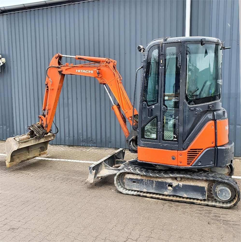 Hitachi ZX27U-2 CLR - 2,9 ton, year 2008 - Fymas Auctions