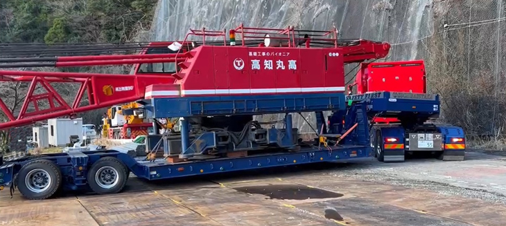 特殊伸縮舵切りトレーラー | 株式会社 高知丸高