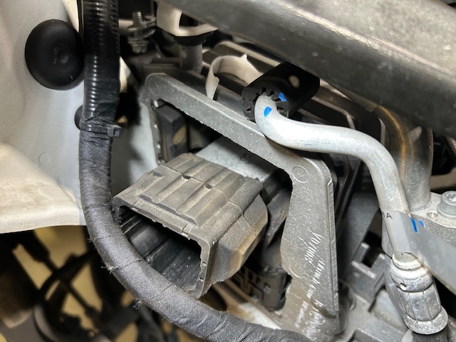 BMW 218d F46 車検 エンジン振動大 エンジンマウント交換 ATF交換