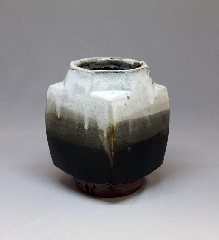 掛合釉方壺 – 岡南ギャラリー