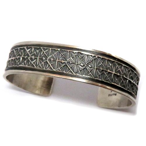 インディアンジュエリー バングル ナバホ族のブレスレット シルバー