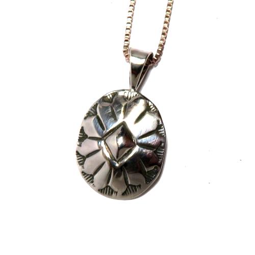 インディアンジュエリー アーチスト ペンダント ナバホ族