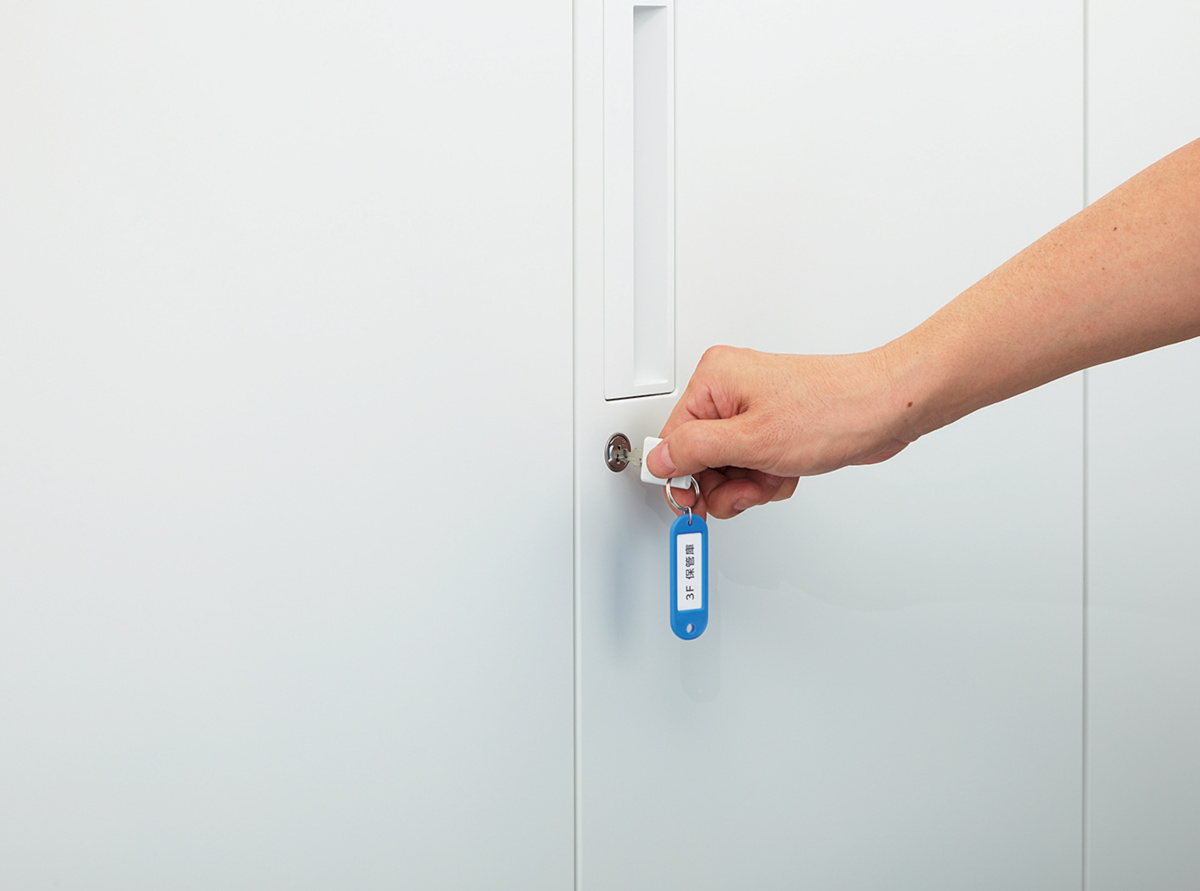 キーホルダー型名札片面表示用PE製42x17mm青｜文具｜コクヨ