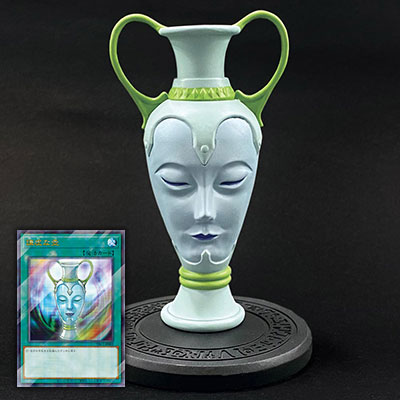 数多のデュエルシーンで活躍した「壺」カードたちが手のひらサイズの